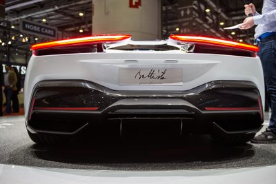 Ženevos automobilių parodoje pristatytas "Pininfarina Battista"