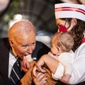 „Kas čia vyksta?“: naujos Bideno nuotraukos išplito it virusas