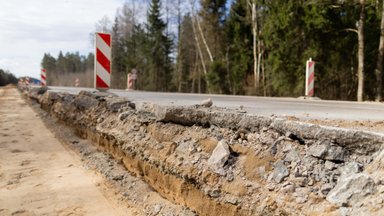 Lietuvos gėda pramintas Vilnius–Utena kelias bus naujutėlis: pradeda remontuoti likusius kilometrus