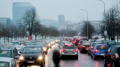 Vilniaus spūsčių problemą sprendžia ir „Google“: suskaičiavo, kiek sekundžių sutaupė vairuotojai