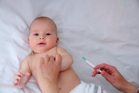 Ar tiesa, kad vakcinos labai dažnai sutrikdo vaikų raidą ir sukelia autizmą?