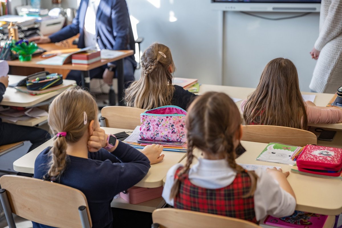 Polska zdecydowała się zakazać zadawania prac domowych dzieciom ze szkół podstawowych, ale nasza im nie zazdroszczy