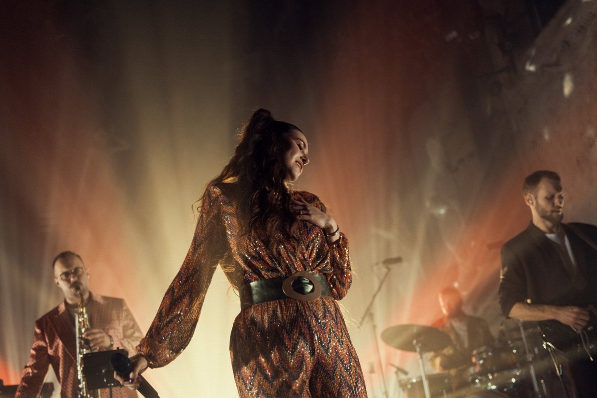 Evgenya Redko pilnoje Šv. Kotrynos bažnyčioje pristatė šventinį albumą ...
