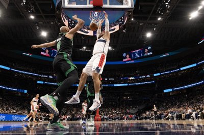 Jonas Valančiūnas su Vašingtono „Wizards“ 2024 m. NBA sezono  starte nusileido Bostono "Celtics" ekipai, 2024 m. spalio 25 d. 