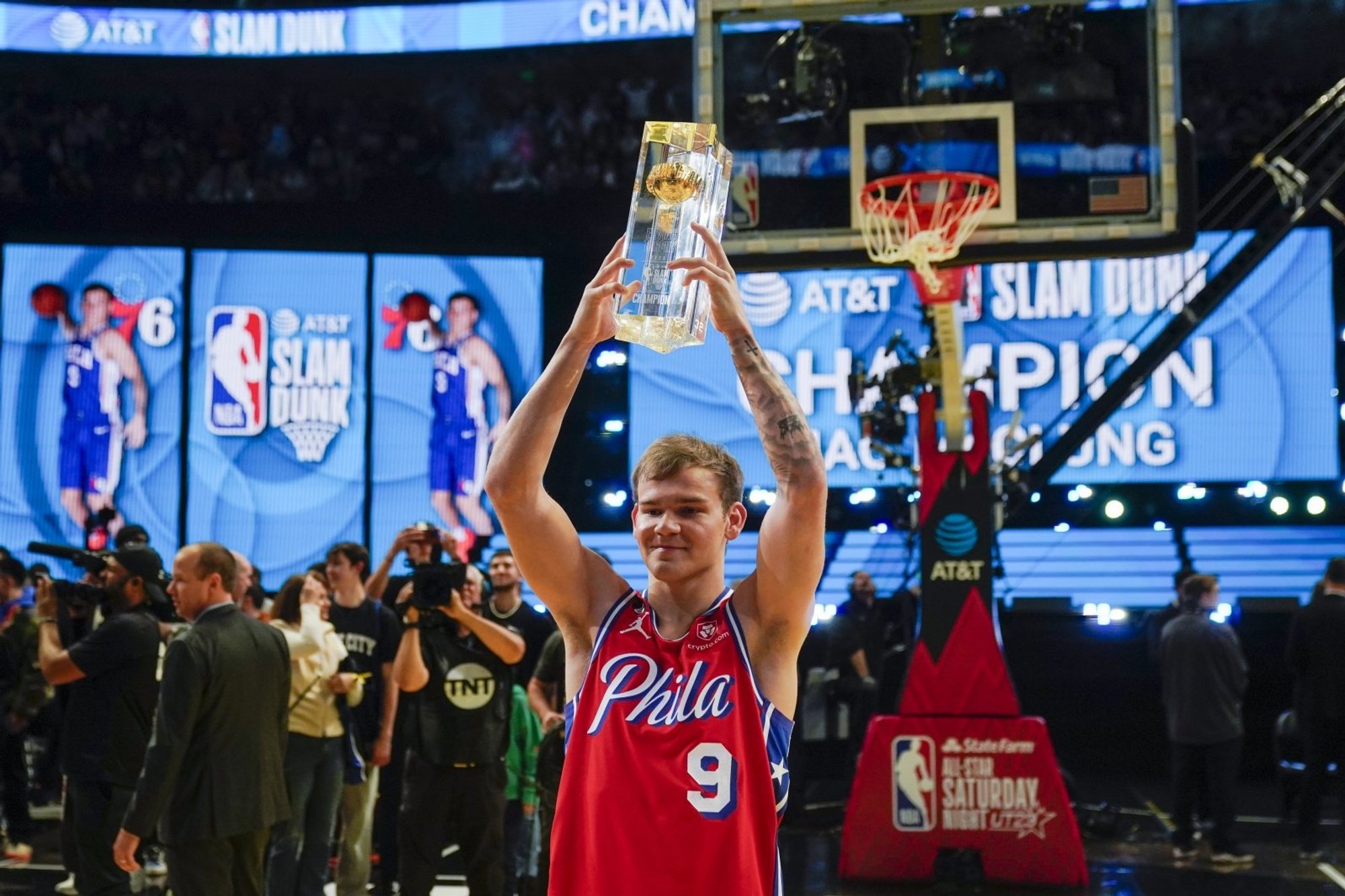 NBA Slam Dunk Champion McClung Signs with Spanish Club Girona