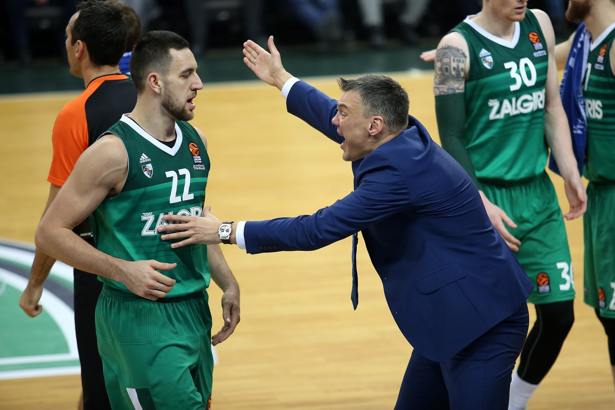 Duok dėdei vieną" premjera: Jasikevičiaus fenomenas ir šmaikščiausi  savaitės epizodai - Delfi TV