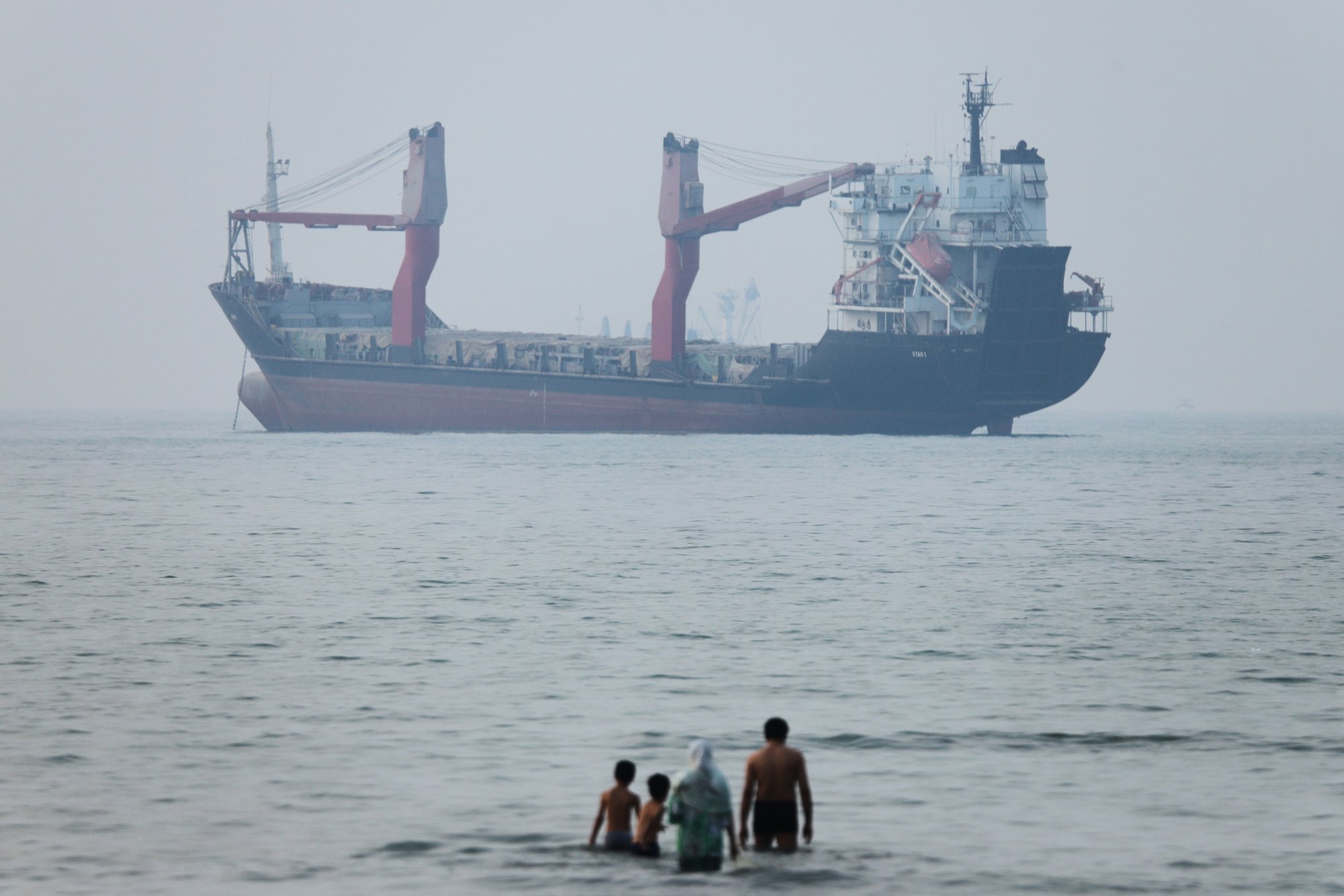 Oman offers U.S. proposal on Strait of Hormuz fees amid ongoing talks