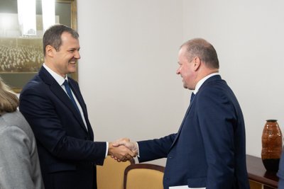 Gintautas Paluckas, Saulius Skvernelis