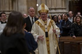 Niujorko arkivyskupas: naujasis popiežius galėtų sujungti trijų pastarųjų pontifikų savybes