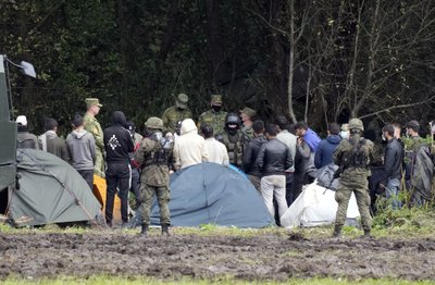 Migrantai tarp Baltarusijos ir Lenkijos pasienių