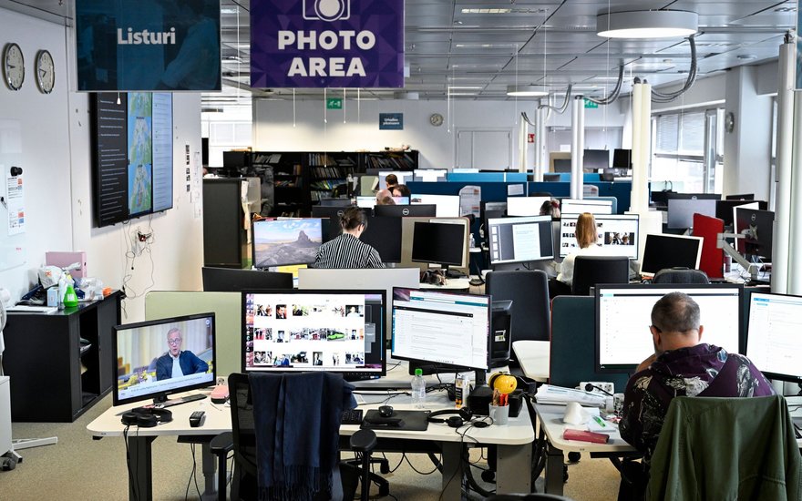 Po 139 metų veiklos – sunkus Suomijos naujienų agentūros sprendimas Suomijos naujienų agentūra STT, viena seniausių pasaulyje, ketvirtadienį paskelbė, kad kitais metais nutrauks naujienų ir fotografijų paslaugų teikimą po kelerius metus trukusių finansinių sunkumų.