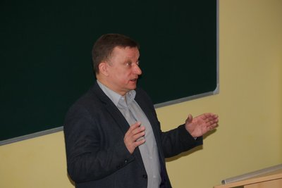  VDU ŽŪA Inžinerijos fakulteto Mechanikos, energetikos ir biotechnologijų inžinerijos katedros vedėjas prof. dr. R. Bleizgys