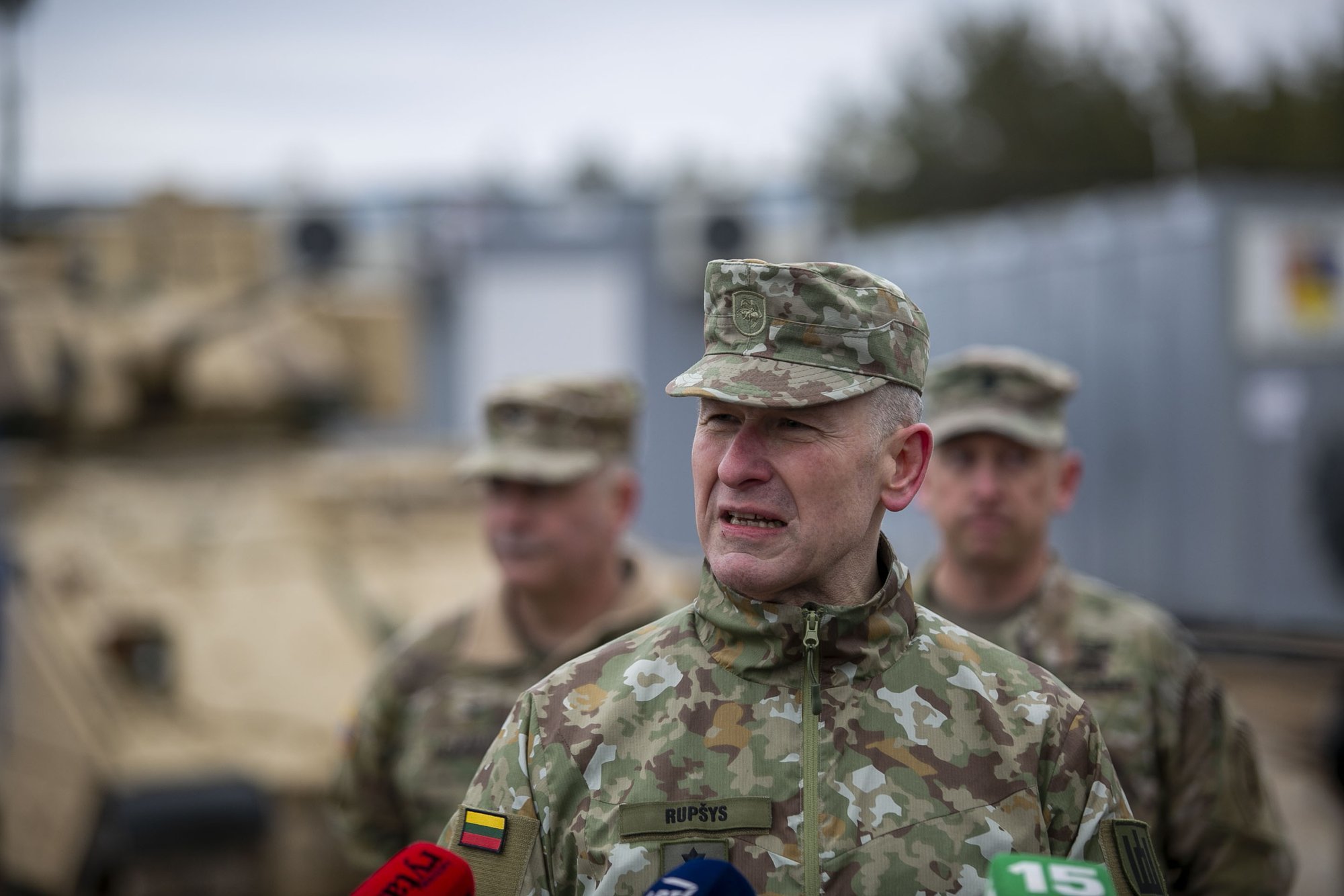 Rupšys siūlys VGT neperduoti haubicų, oro gynybos sistemų Ukrainai ...