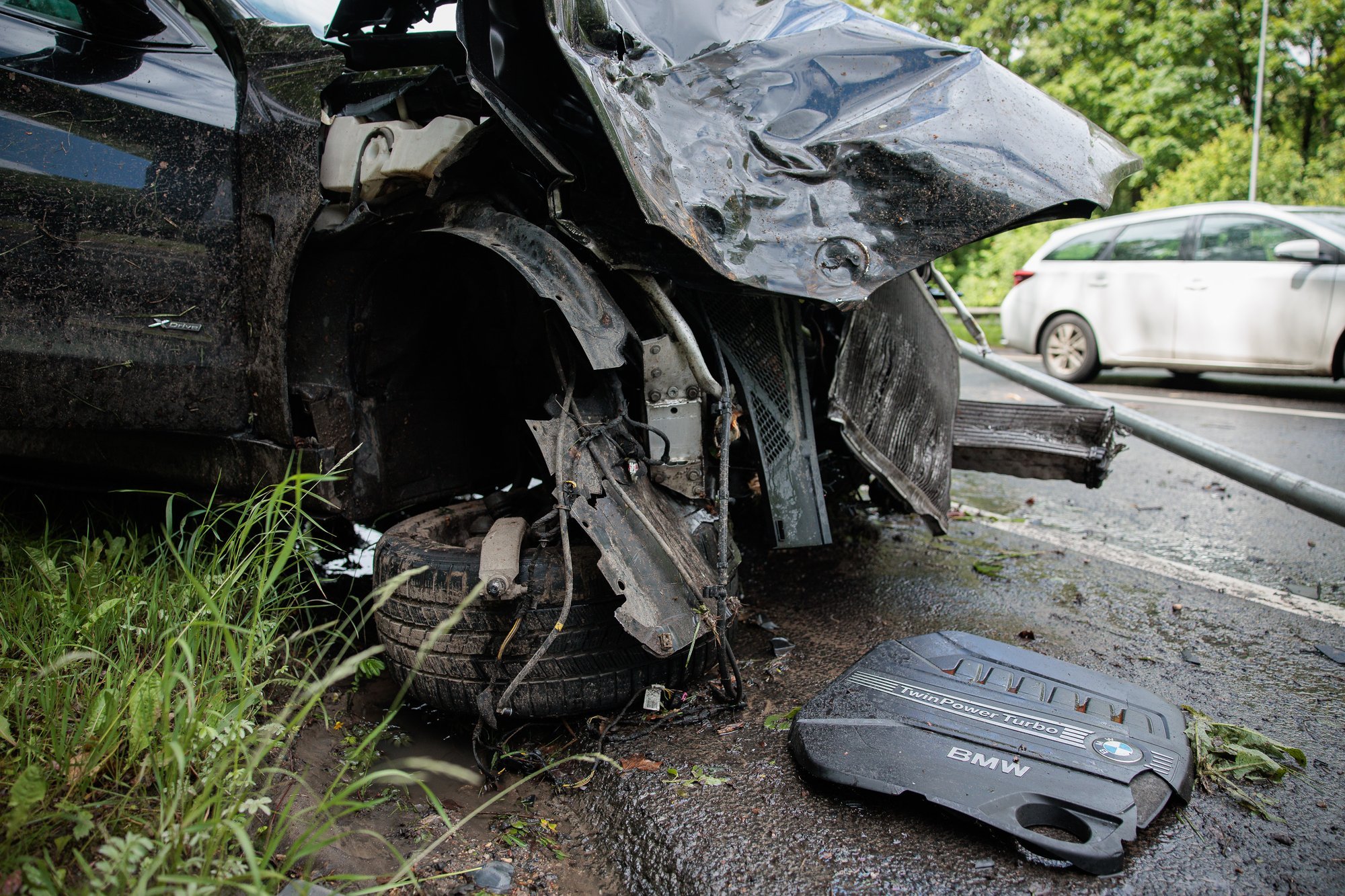 Fatal accident circumstances emerge in Kalvarija: BMW crashes into tree, child was in car