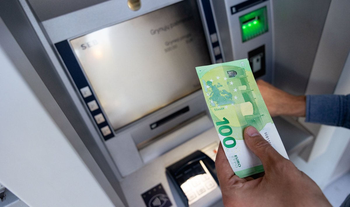 Latvian parlt votes to remove Russian language from ATMs