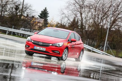 "Opel Astra"