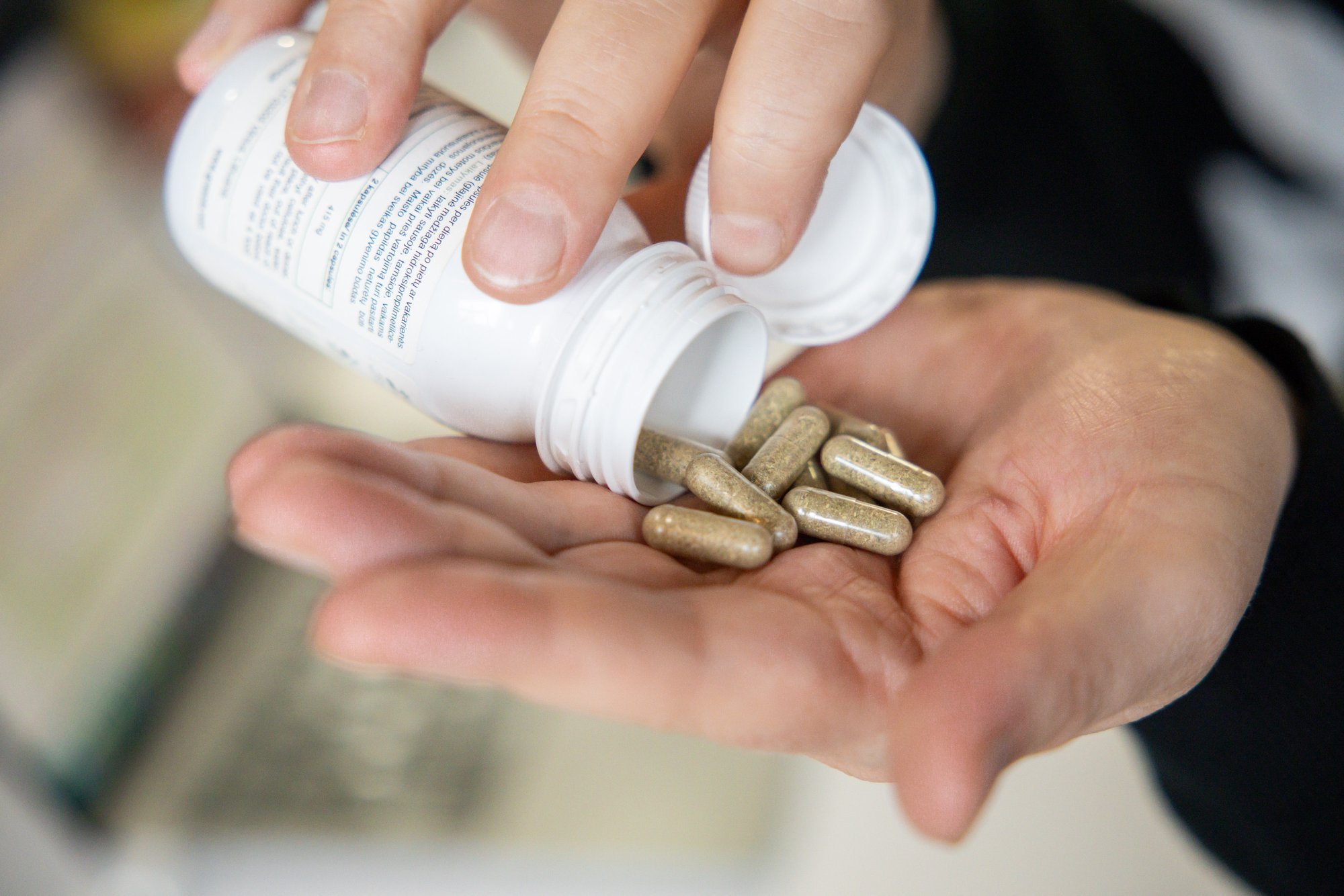 Lithuanian Specialists Warn of Risks Associated with Popular Peptide Supplements