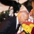 „Kas čia vyksta?“: naujos Bideno nuotraukos išplito it virusas