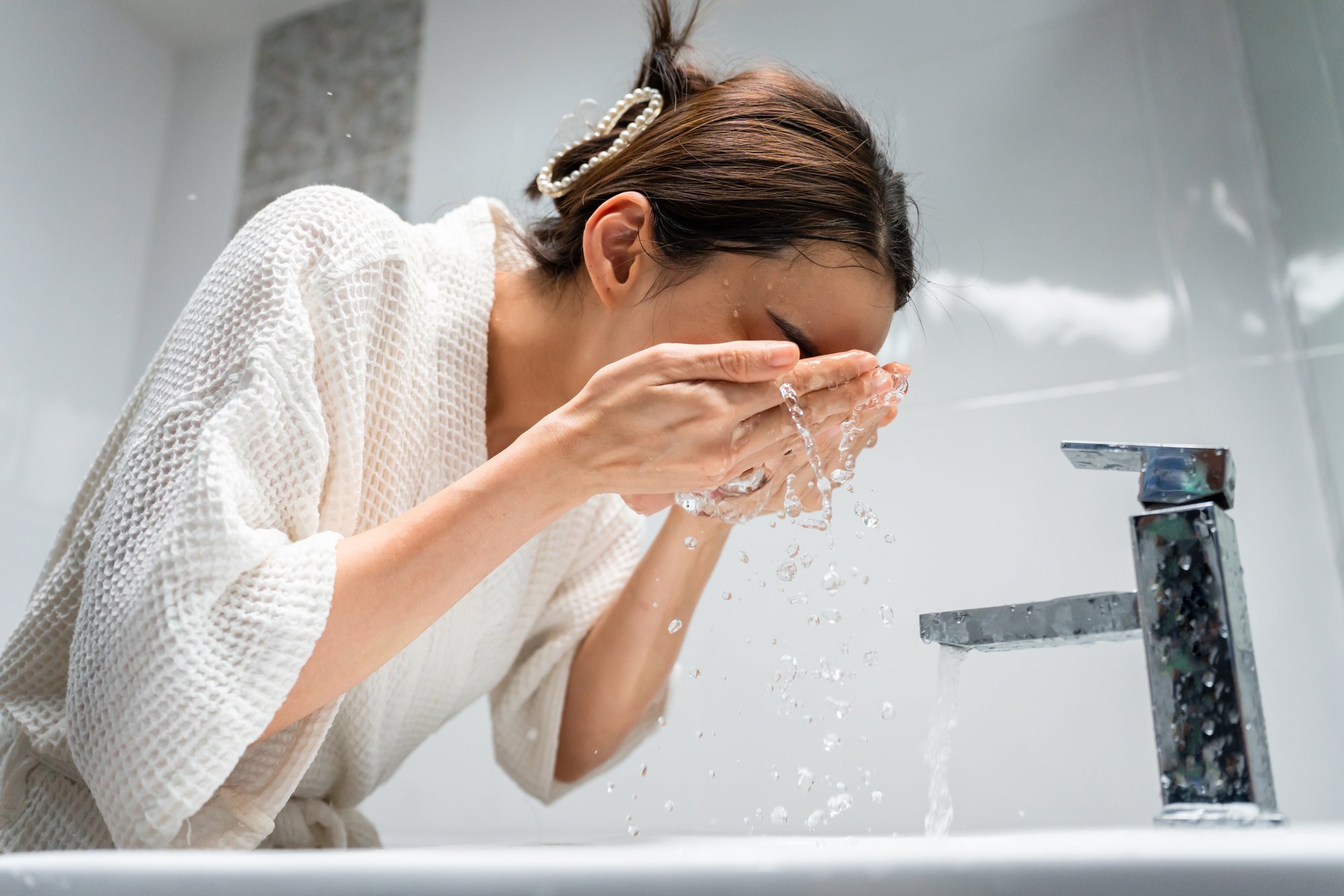 Stop using facial cleansers that leave skin tight, warns pharmacist