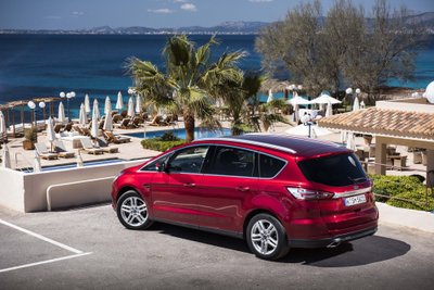 "Ford S-Max"