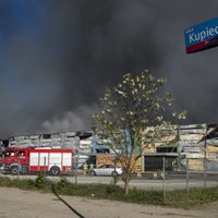 Lenkijos ministras: Varšuvos prekybos centro padegėjas susijęs su „Ikea“ gaisru Lietuvoje