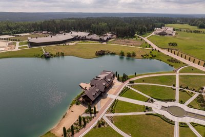 Seksualinę prievartą komplekse &bdquo;Royal Horse Resort&ldquo; patyrusi užsienietė: &bdquo;Saugi jaučiuosi tik būdama su &scaron;eimos nariais&ldquo;.