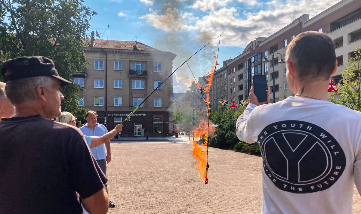 Krikščionių sąjungos ir Lietuvos šeimų sąjūdžio protesto piketas prie Seimo