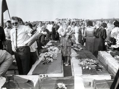 Į Kėdainių karinį oro uostą 1989 m. buvo pargabenti 120 lietuvių tremtinių palaikai