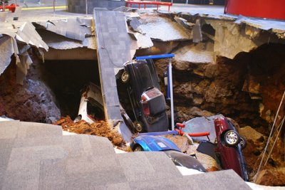 „Corvette“ muziejuje atsivėrusi smegduobė