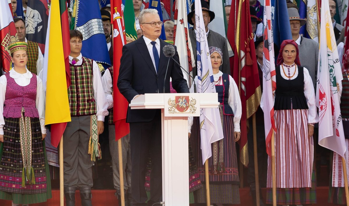 Iškilminga Respublikos Prezidento vėliavos keitimo ceremonija Simono Daukanto aikštėje