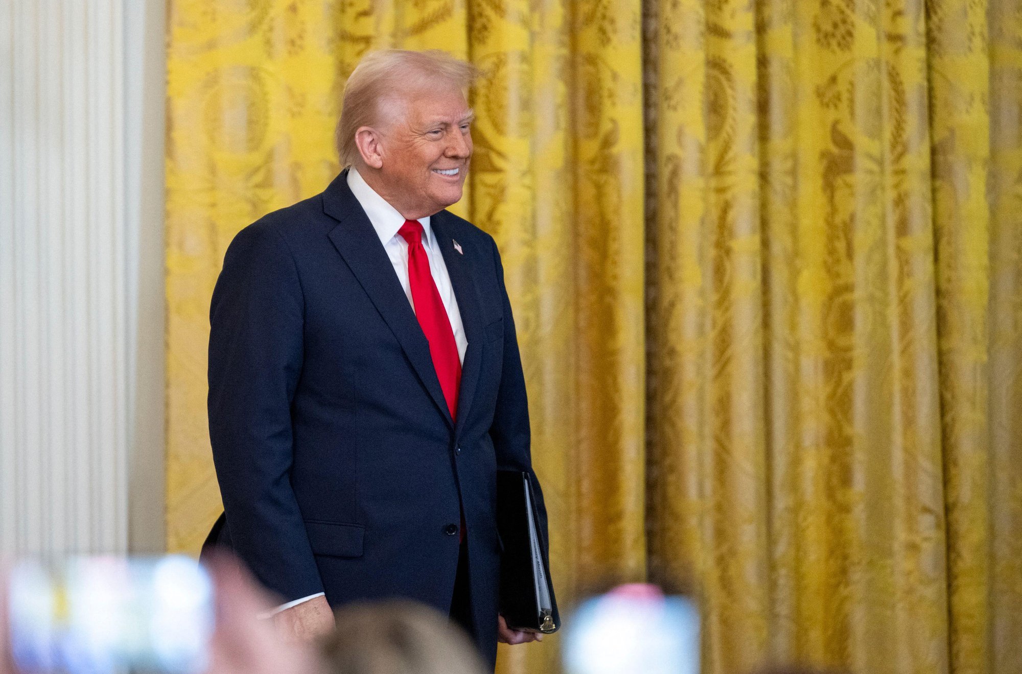 Mysterious Bulge Under Trump's Suit Sparks Health Speculation Online