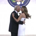 Trumpo ir jo žmonos Melanios šokis pokylyje