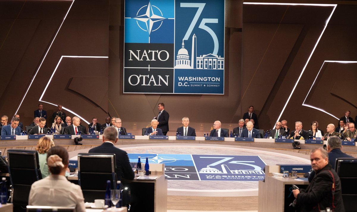 Pedro Sánchez participates in NATO's 75th anniversary celebration ceremony