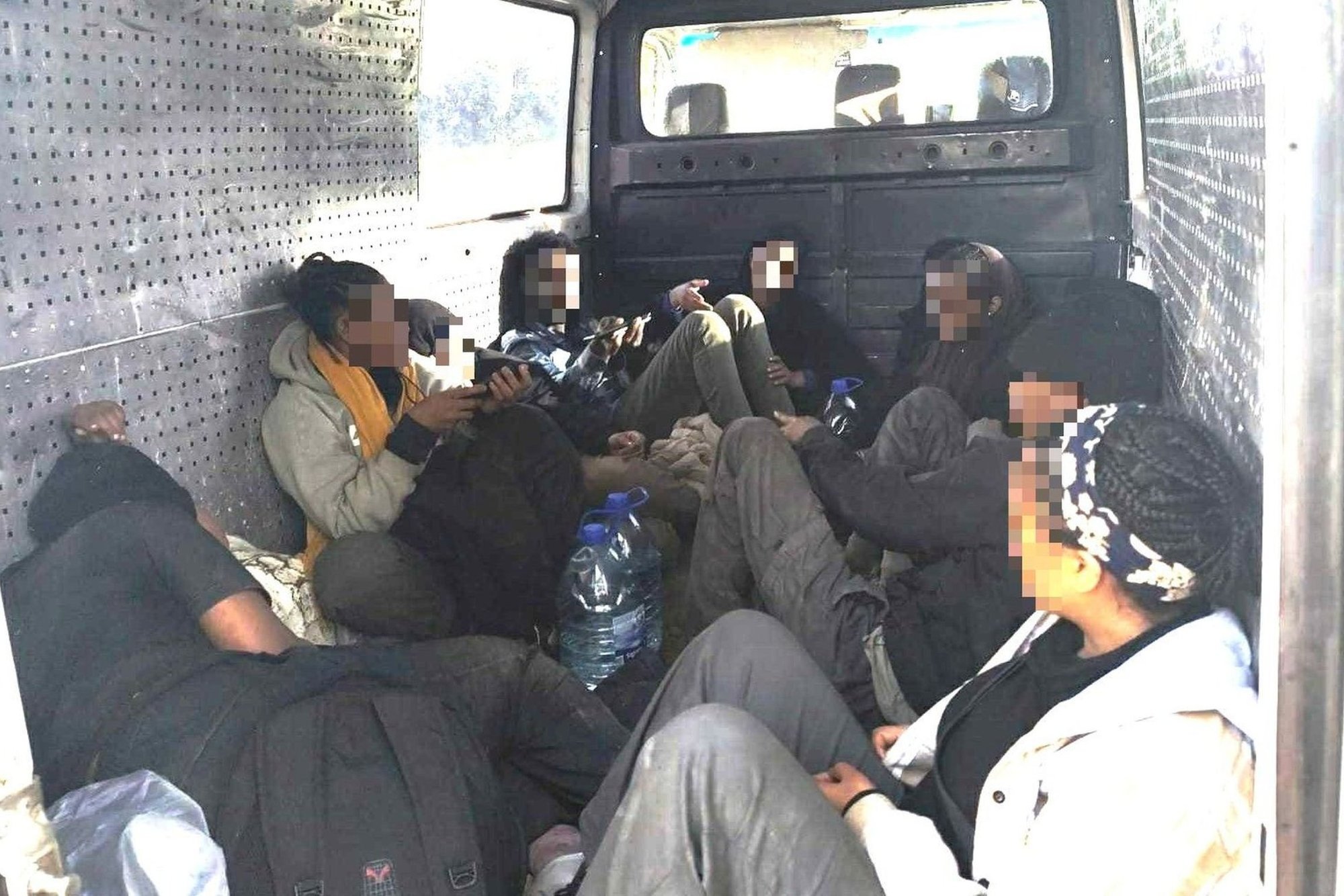 Estonian citizen arrested for illegally transporting migrants