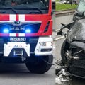 Kauno rajone ugniagesiai vadavo per avariją prispaustą moterį 