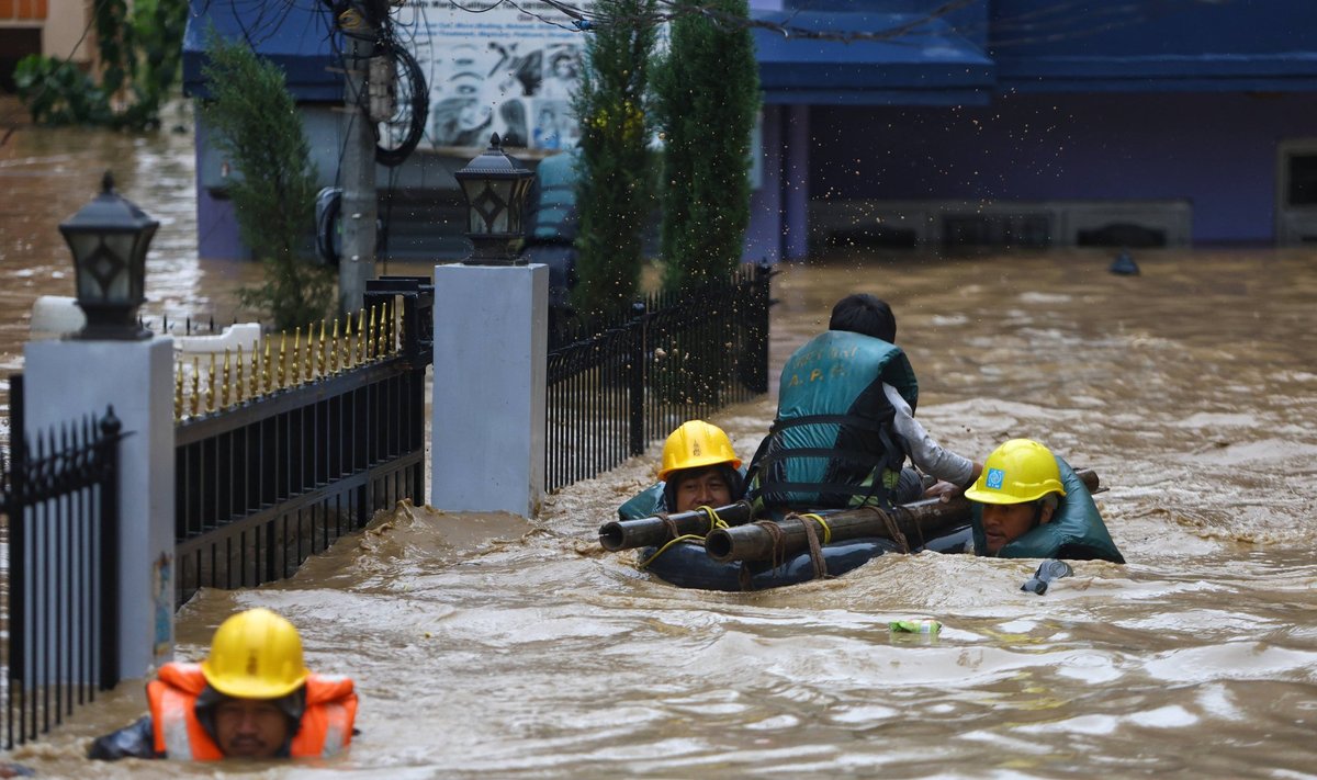 Katmandu slėnyje iki šeštadienį ryto per parą iškrito 240 mm lietaus