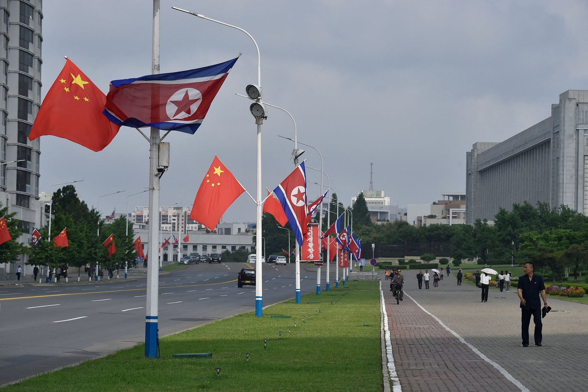 Xi Jinping begins two-day state visit to North Korea