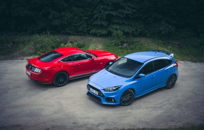 "Ford Mustang GT" ir "Ford Focus RS"