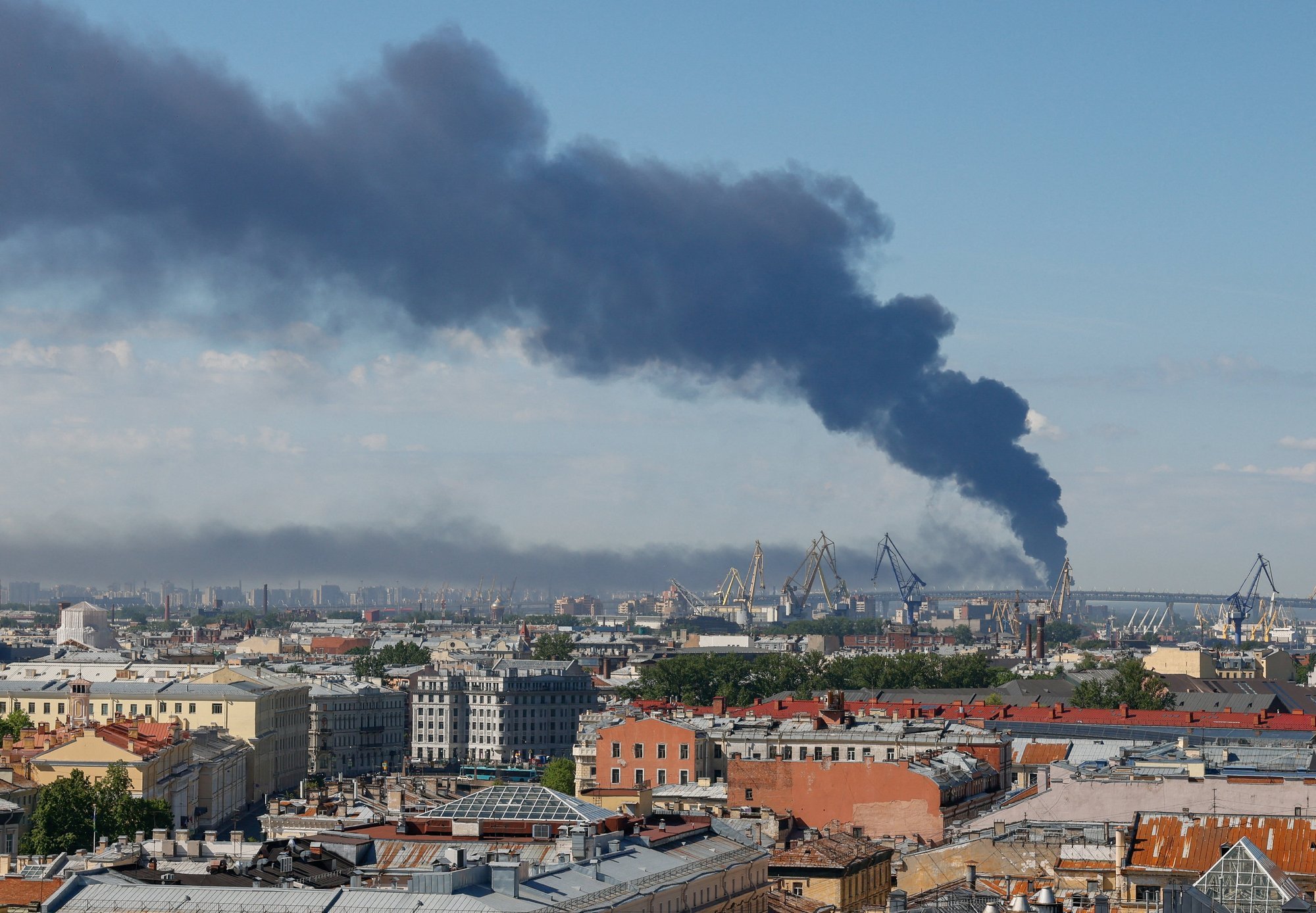 Ukraine attacks disrupt Putin's economic forum in St. Petersburg; Russia retaliates