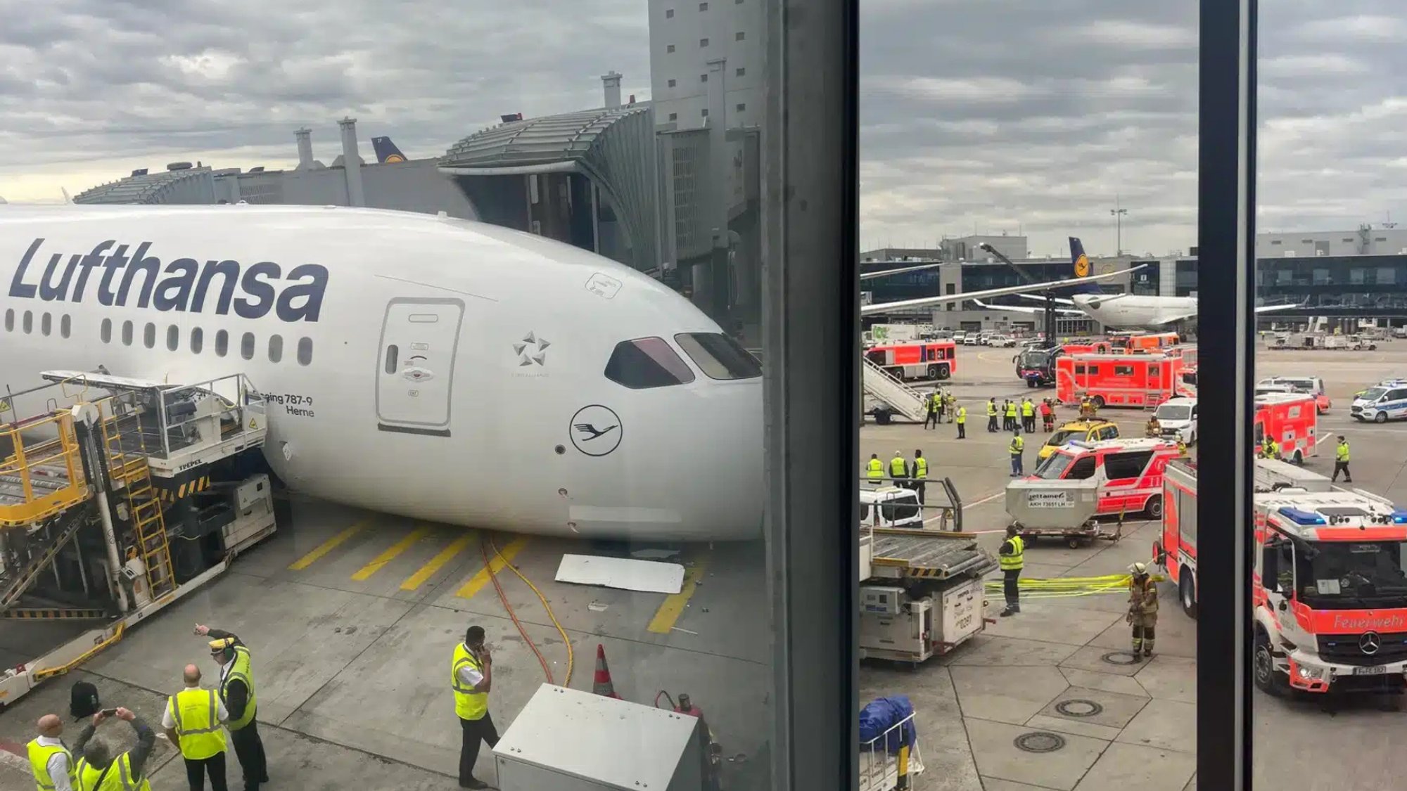 Lufthansa Plane Suffers Landing Gear Collapse in Germany, Ground Crew Injured