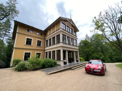 Villa Santa Cėsyje ir restoranas.