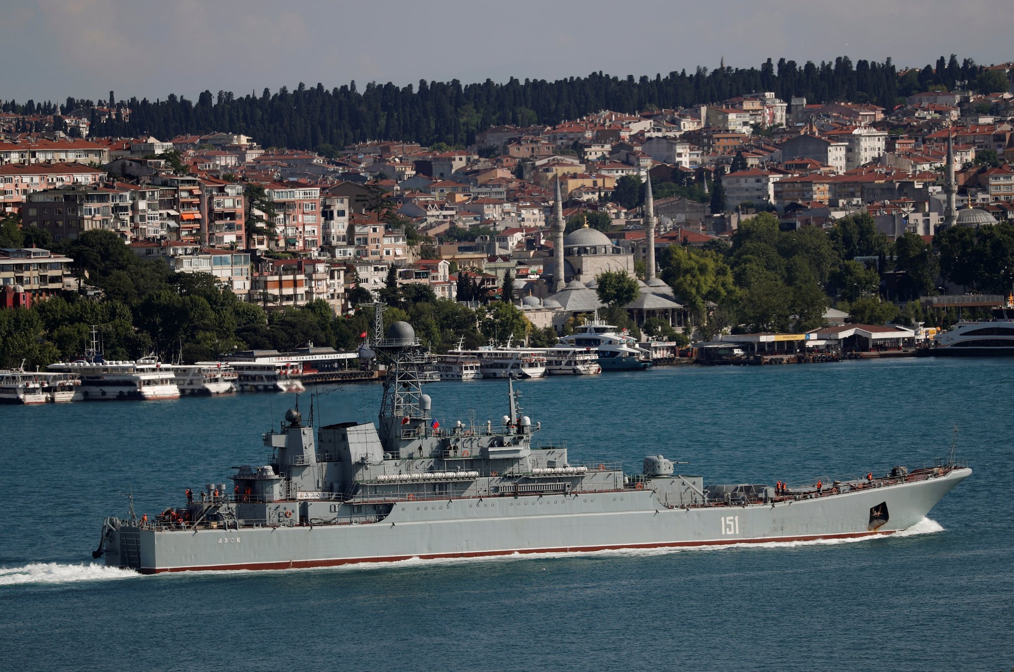 Russia forced to seek alternative shipping routes amid Sea of Azov attacks