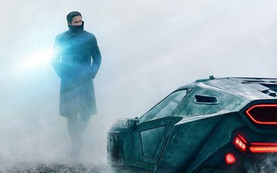 Kadras iš filmo "Bėgantis skustuvo ašmenimis 2049"