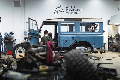 Karolio Raišio ir Igno Daunoravičiaus Land Rover paruošimas Dakarui