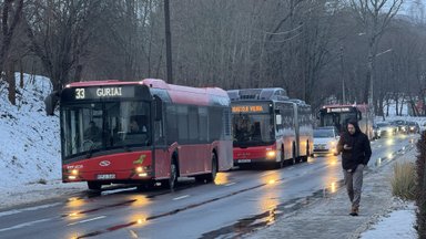 Утренние ДТП в столице: водитель Volvo побил 4 авто, перевернулся автомобиль с детьми