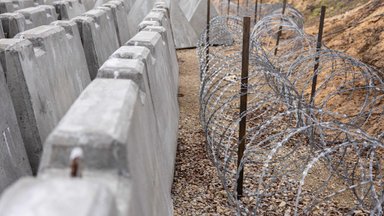 Rūdninkų poligone pristatytas inžinerinių priemonių parkas