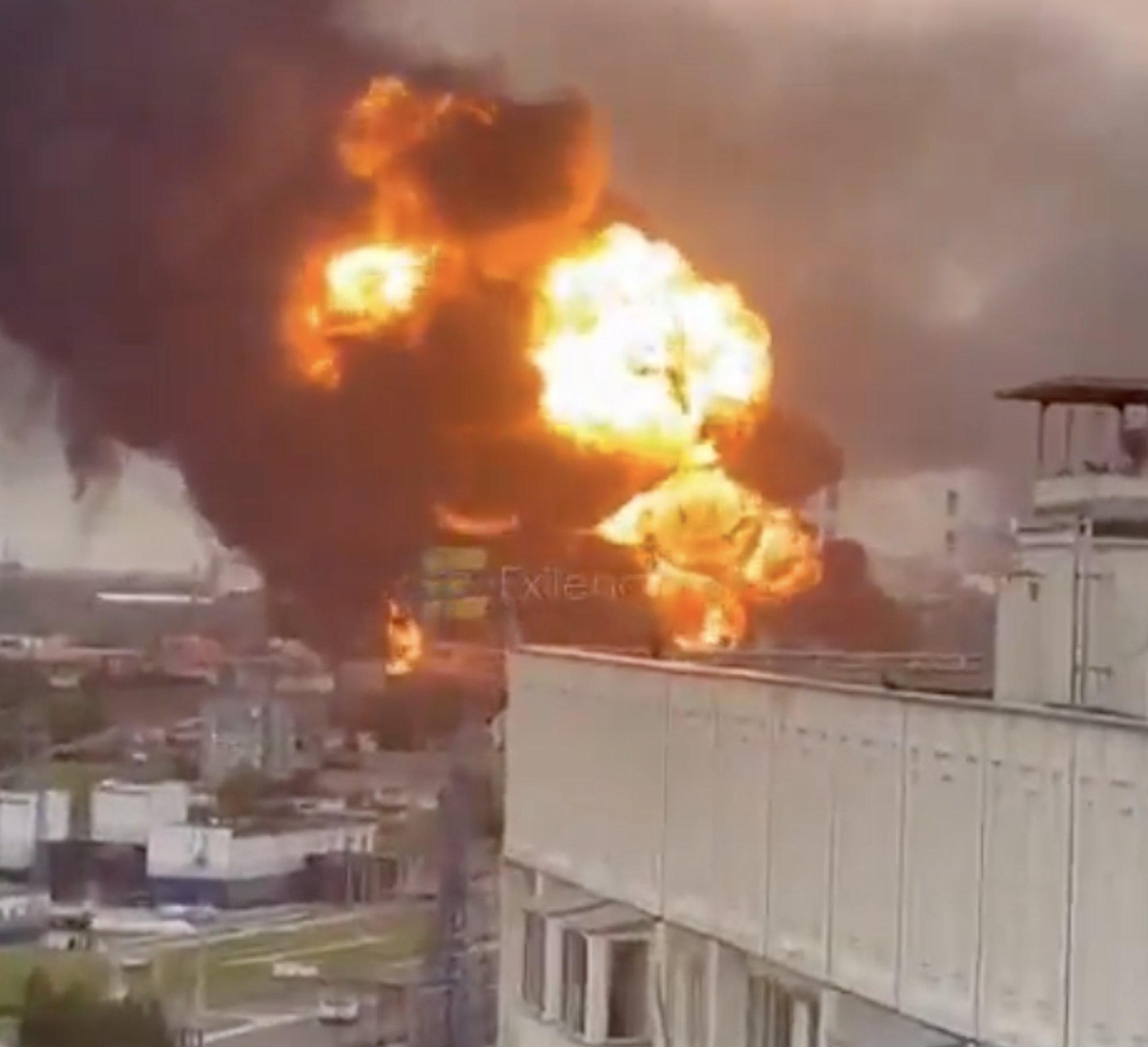 Zelenskyy Calls Drone Strikes on Moscow Oil Refinery 'Justified Response'