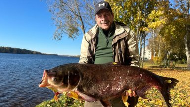 Naujas Latvijos rekordas: žvejys sugavo 22,9 kg sveriantį trofėjų