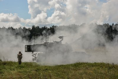 Į taikinius Baltijos jūroje atlikti pirmieji šūviai iš Lietuvos kariuomenės haubicų PzH2000