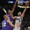 Po traumos grįžęs Sabonis surinko trigubą dublį, bet „Kings“ neatsilaikė prieš „Suns“ tritaškių lietų